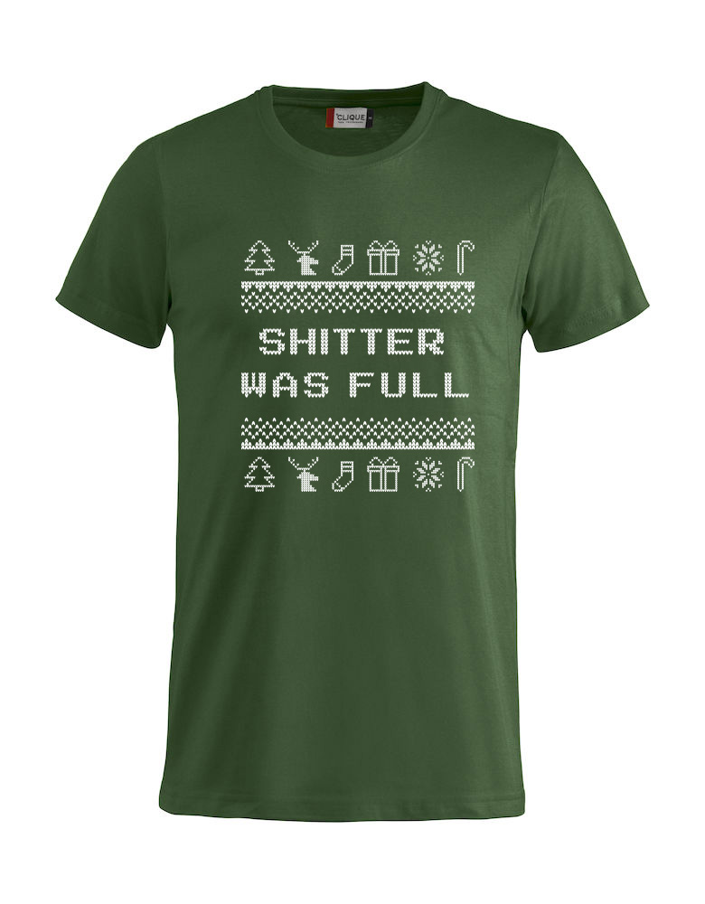Grønn t-skjorte med sitat fra "Hjelp, det er juleferie", "Shitter was full"