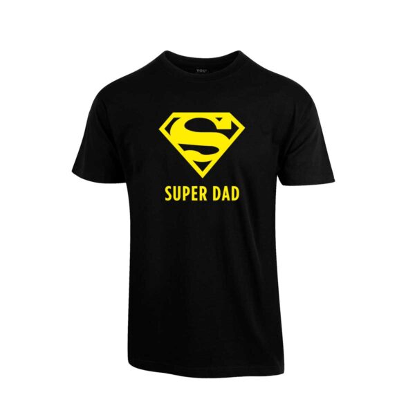 Svart t-skjorte med trykket "Super Dad" i gult