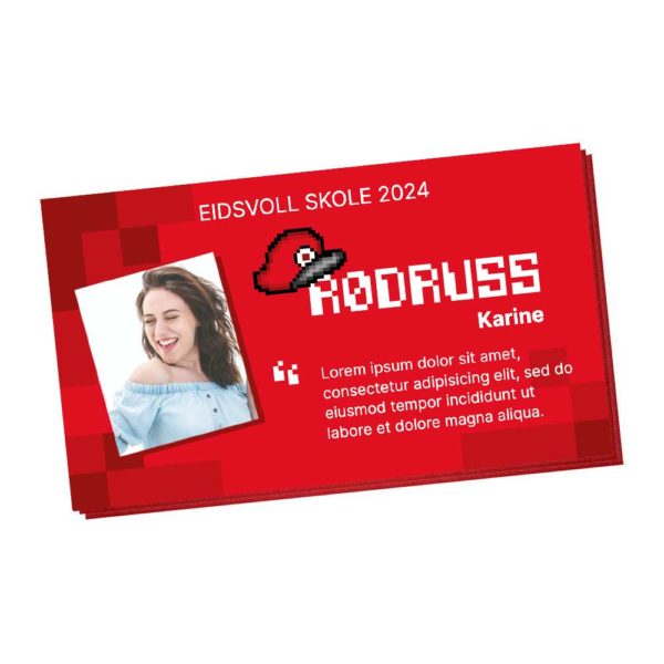 Rødt russekort med retro pixel-design og plass til bilde, navn, skole og sitat
