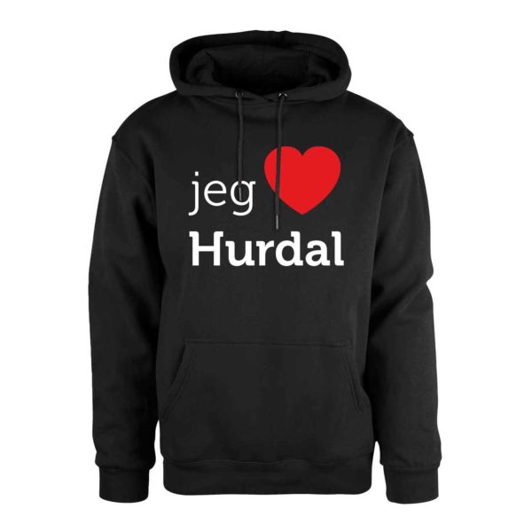 Sort hettegenser med hvit tekst og rødt hjerte: "I love Hurdal"